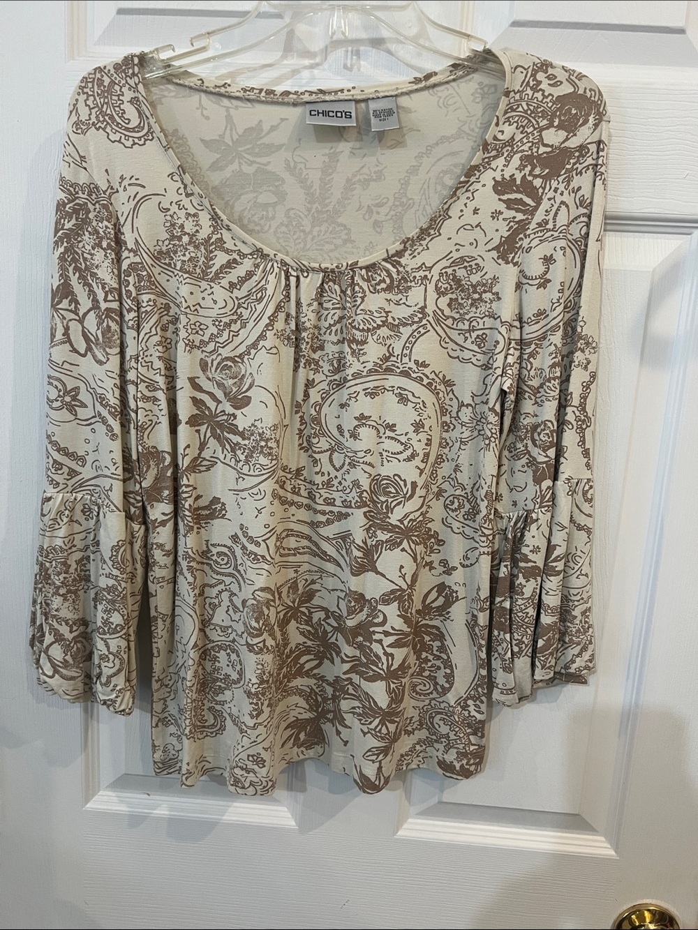 Chico's Cream Scoop Neck Paisley Print Blouse B118